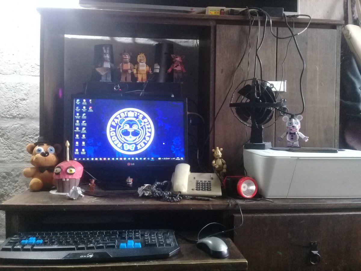 Pablo_2007_Fer's tweet photo. Ya están listos para que el #FreddyFazbear'sMegaPizzaPlexs abra sus puertas después de 2 años en construcción , por que yo ya estoy listo  
#FNaF #FNaFPF #fnafsecuritybreach  @SteelWoolStudio https://t.co/hhFXCIfuX8