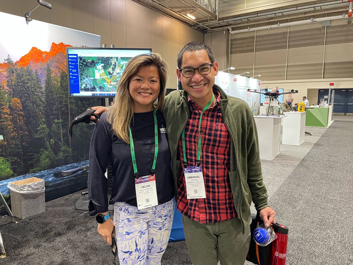HOBODataLoggers's tweet photo. Good to convene with old friends at #AGU21. #CapeCod #NOLA #TradeShow #Booth513 https://t.co/k1E8BjgfPl