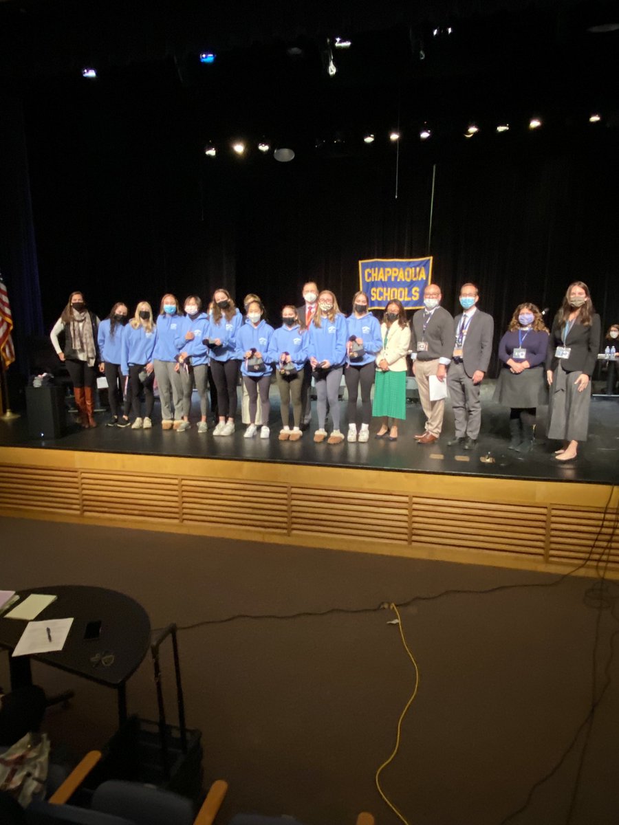 dleis_NENIT's tweet photo. Wonderful presentations at our December BOE mtg. #mandeigals #statechapions #7Bmediastudiio https://t.co/Riij2g1l78