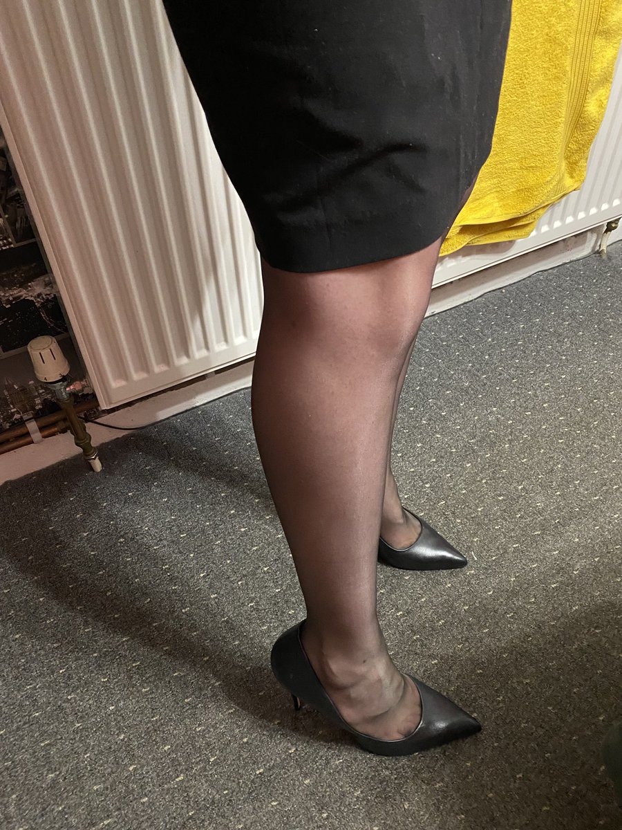 Sarah85Jane's tweet photo. Charnos barley black gloss tights https://t.co/3LclZM7e34