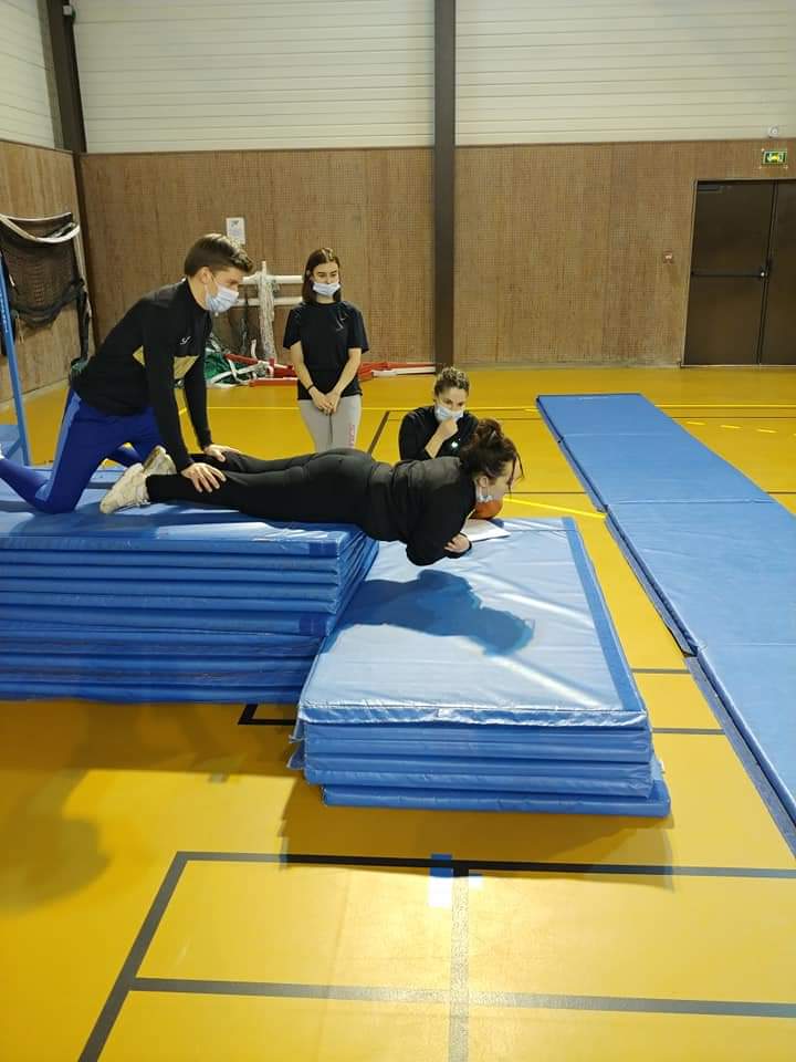 E2CARTOIS's tweet photo. Super matinée pour les filles de notre programme MOOV'ELLES à la faculté des sports et de l'éducation physique de Liévin.
BRAVO LES FILLES !!!
#e2cartois #moovelles #fondationdecathlon #générationmotivée #reprendreconfianceensoi #apash https://t.co/WEf77jNC0q