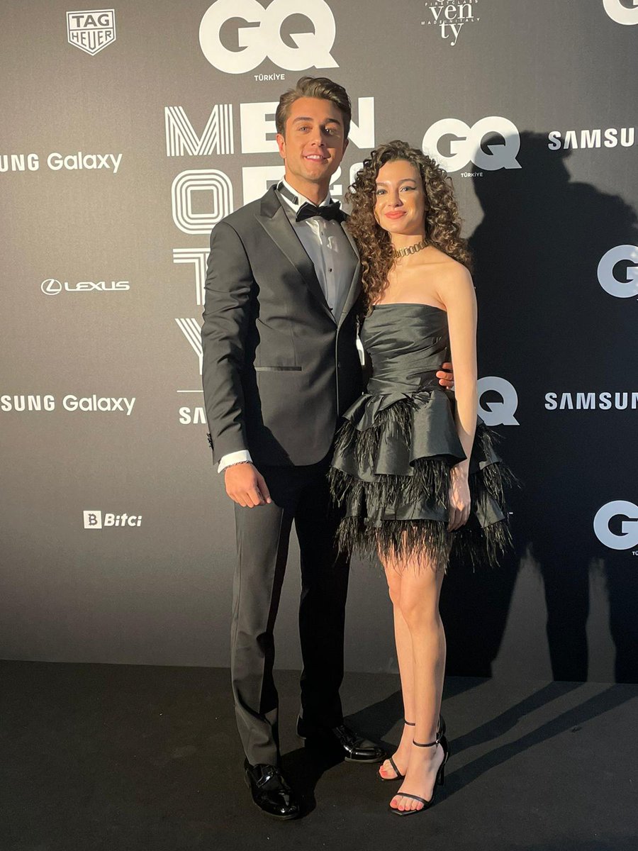 km_asdor's tweet photo. The best couple at the party👑❤️
#AsDor #OnYaz https://t.co/fV8r7BZB4o