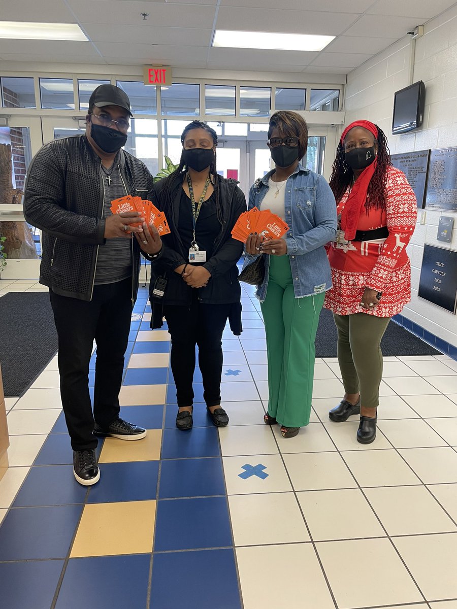 HealingWord1's tweet photo. Healing Word Blessed 50 families @Newtown_E with gift cards to provide meals over the Christmas Break! Thank you @bishopjjames @prophetesskj for supporting the community! #JesusIstheReasonfortheSeason #HWFC #HealingWordRocks https://t.co/SHwFqzDSYR