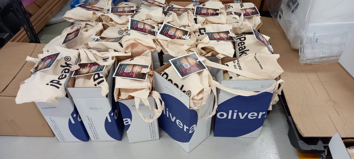 iulinst's tweet photo. We trust @olivera_coop and El Rosal for the #Christmas basket for the IUL team. Both companies work for an inclusive workspace where people with difficulties and risk of exclusion are employed. 
We recommend you see their website to better understand their philosophy! 😍 https://t.co/Qijp7BtZ1c