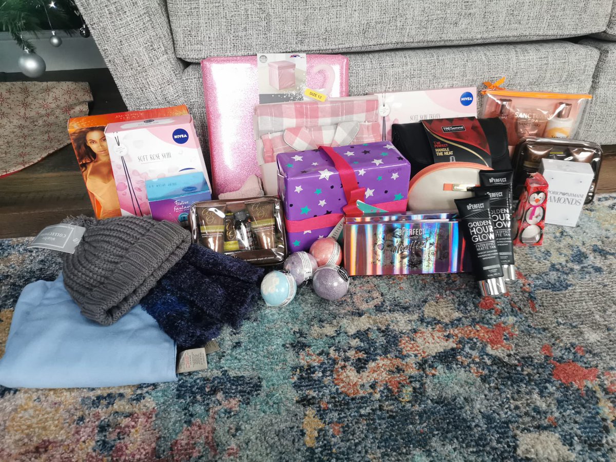 Thank you so much <a href="/CashforKidsNI/">Cash for Kids NI</a> the general public &amp; businesses who have donated.  Amazing generosity as always.  These gifts are now being distributed to the wonderful young people working with <a href="/ExternCharity/">Extern Charity</a> <a href="/ExternMentoring/">Extern Mentoring (CLA)</a> ❤️👏