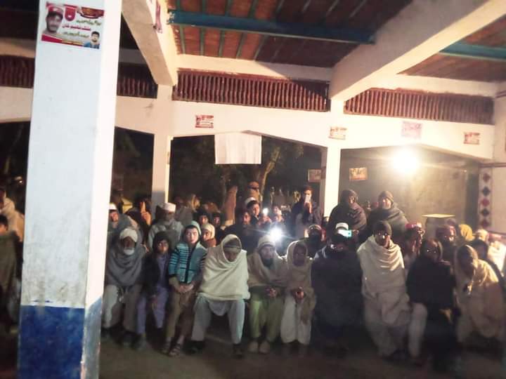 AnpDomel's tweet photo. یونین کونسل شہباز عظمت خیل،کوٹکہ خانشرین میں صوبائی ڈپٹی جنرل سیکرٹری تیمورباز خان ایڈوکیٹ ،تحصیل بنوں صدر شاقیاز خان ایڈوکیٹ ، شیروالی خان باغی اور عوامی نیشنل پارٹی کے نامزد امیدوار براے تحصیل میئر شیپ ملک فہیم خان نے بلدیاتی الیکشن کے حوالے سے منعقد کئے گئے جلسے سے حطاب۔ https://t.co/4HIhWR8Aee