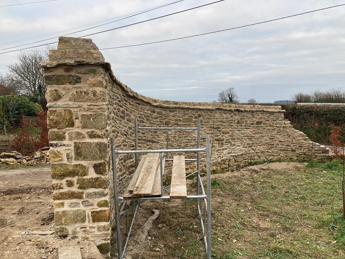 SellickCon's tweet photo. Limestone wall using reclaimed stone we have finished today (good weather still 👍) all with lime mortar. One side of a entranceway, stage 2 yet to come #lime #building #dorset #limestone #walls https://t.co/h6JJUQxZJF