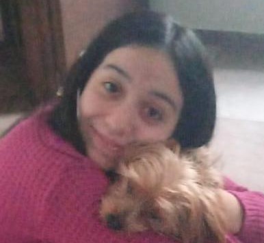 desaparecidaorg's tweet photo. Valentina Oriana Pared tiene 14 años, desapareció el 15/12/2021 en La Plata, provincia de Buenos Aires. Se hizo la denuncia. Por favor compartir, y si la ven avisar #URGENTE a la policía local, o al ☎️ 911

#LaPlata 
#BuenosAires https://t.co/XcP8OKYBY3