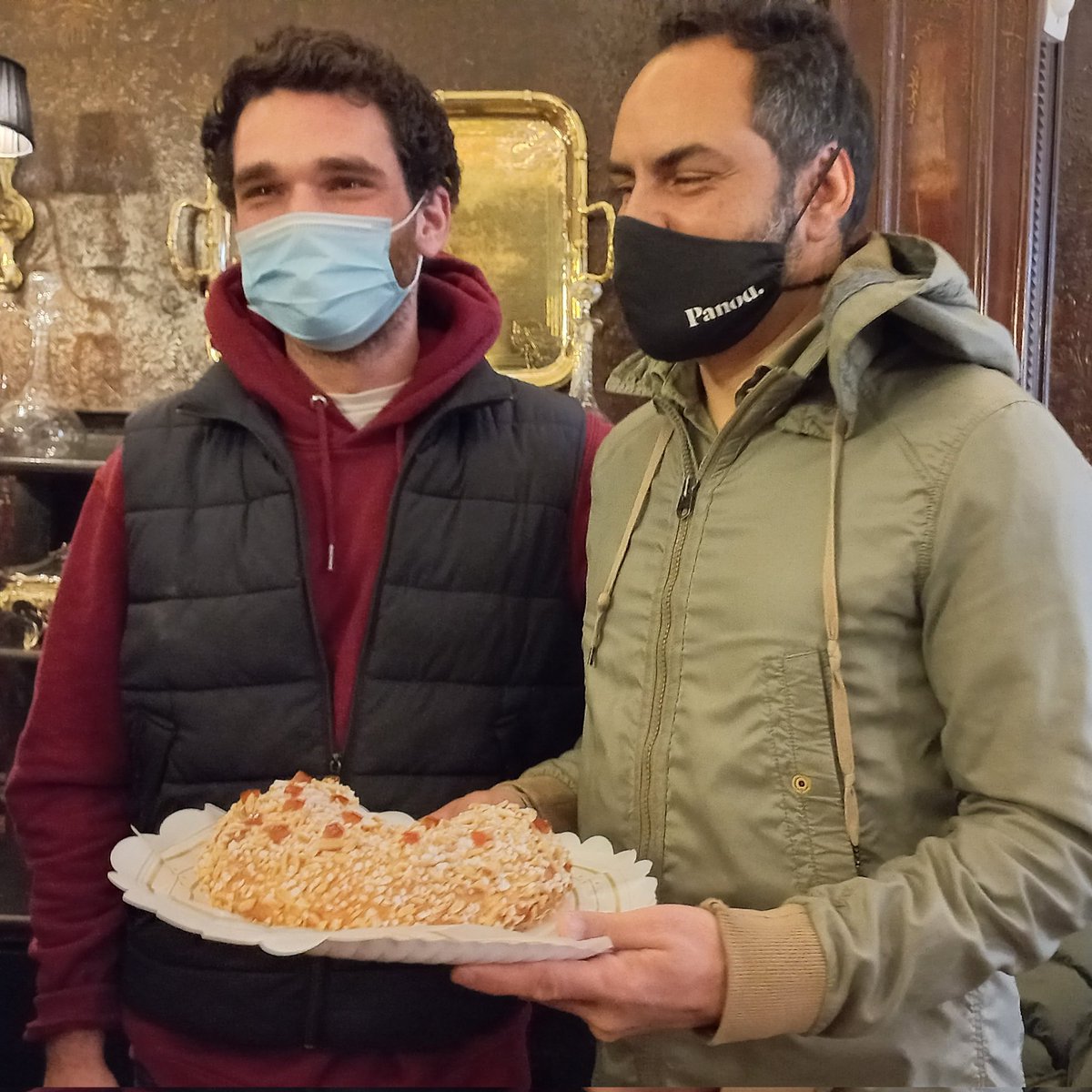 recetasdecarol's tweet photo. El segundo clasificado del mejor roscón de reyes de Madrid 2022 organizado por @GASTROactitud en @CasaLhardy ha sido para Paul Rourire de #panod https://t.co/RELKXEF0jd
