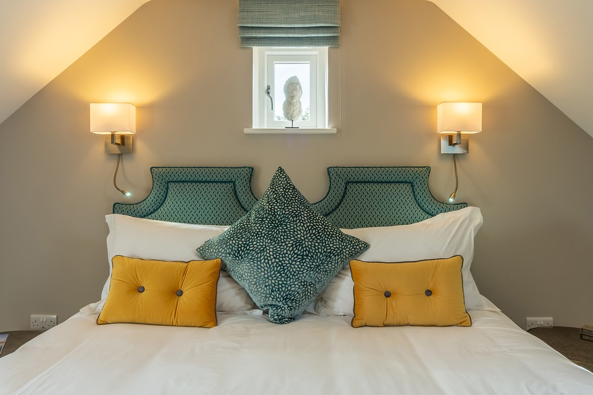 We're excited to be welcoming our last guests before Christmas in the Besley and Wallis Suites tomorrow. Here is to a wonderful winter break! ❄️ #ThursdayVibes #NorthWestNorfolk