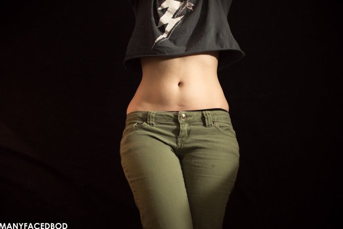 Gonna have my angry eyebrows on until I can buy lowrise pants again take your grannie jeans elsewhere<a href="/tag/2000s"class="tags"><span>#2000s</span></a><a href="/tag/midriff"class="tags"><span>#midriff</span></a><a href="/tag/lowrise"class="tags"><span>#lowrise</span></a>