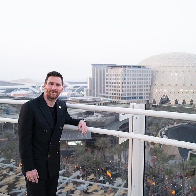 Post iN instagram 

(It was great to visit @expo2020dubai once again and see everything that's being done to promote sustainability and mobility there. Thanks for the warm welcome!
 #leomessi 

#Expo2020 #Dubai )