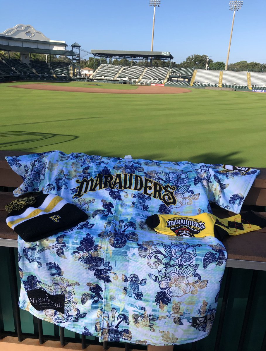 The_Marauders's tweet photo. Winter or Summer..what's your favorite?

RETWEET THIS now for a chance to win a pack with a Pirates beanie, Marauders socks, and a Margaritaville jersey! https://t.co/na5EsXbs5u