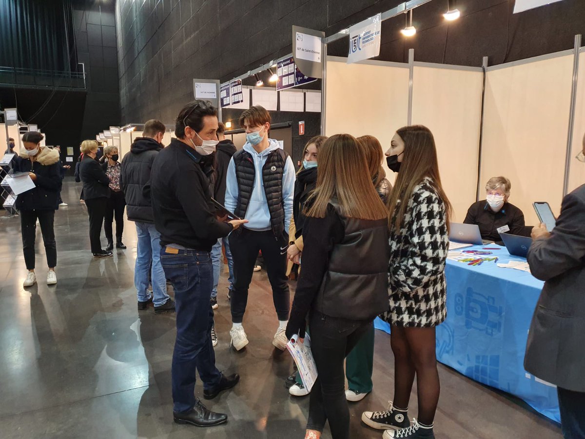 L'<a href="/IUTsaintetienne/">IUT de Saint-Etienne</a> est présent depuis ce matin au salon des métiers et des formations à Roanne au scarabée. Alors n'hésitez-pas à venir nous rencontrer, nous sommes sur le stand des <a href="/IUT_ARL/">IUT Ain-Rhône-Loire</a> jusqu'à 18h. #orientation #Parcoursup #etudiant <a href="/BrunelThierry5/">Brunel Thierry</a> <a href="/lesIUT/">Les IUT</a>