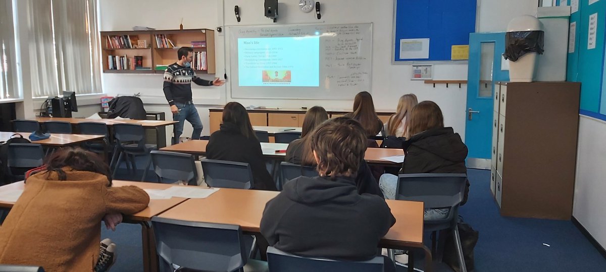 SHS_SixthForm's tweet photo. Mr. Shanks with another @SHSHist taster session and an introduction to Chairman Mao - really interesting stuff! Thank you! #JoinUs #getinspired @sherburnhigh https://t.co/Nwc93bh8rg
