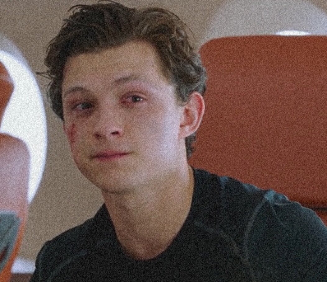 raivelzz's tweet image. #spidermannowayhome 

я пожертвую собой,
чтобы спасти мир.
ты можешь жить спокойно. 

                                           прости. 

что?

                              я тоже пожертвовал
                              собой, чтобы спасти
                              мир.