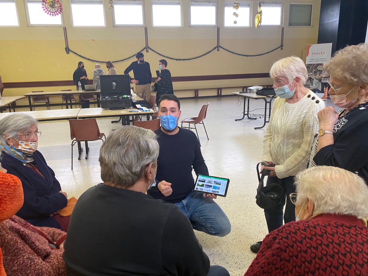 Silver Valley (@silvervalley_) on Twitter photo Les résidents #Marpa découvrent à présent <a href="/lumeen_com/">Lumeen</a>, dispositif médical innovant qui utilise la réalité virtuelle à des fins sociales et thérapeutiques auprès des personnes âgées en perte d’autonomie et dépendantes. <a href="/villedelyon/">Ville de Lyon</a> <a href="/F3Rhone_Alpes/">France 3 Rhône-Alpes</a> <a href="/laurentwauquiez/">Laurent Wauquiez</a> Les résidents #Marpa découvrent à présent <a href="/lumeen_com/">Lumeen</a>, dispositif médical innovant qui utilise la réalité virtuelle à des fins sociales et thérapeutiques auprès des personnes âgées en perte d’autonomie et dépendantes. <a href="/villedelyon/">Ville de Lyon</a> <a href="/F3Rhone_Alpes/">France 3 Rhône-Alpes</a> <a href="/laurentwauquiez/">Laurent Wauquiez</a>