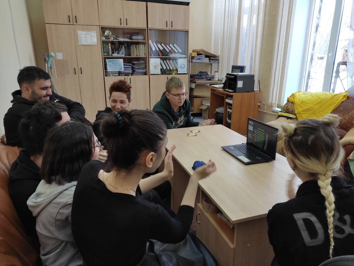 15 декабря команда волонтёров «Альтернатива» ГБПОУ «КЧСХТ» в приняла участие в областном фестивале команд эрудитов «Интеллект- 63», который проходил в дистанционном (онлайн) формате.
В ходе соревнований участники прошли серию интеллектуальных заданий. Ждём результатов!