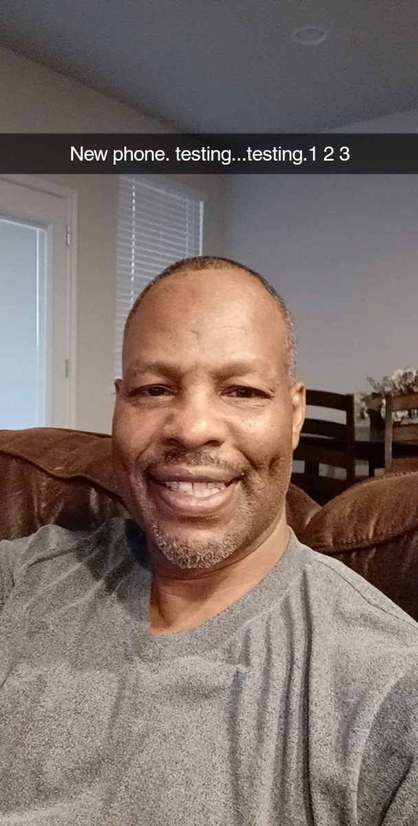 WillardBell's tweet photo. #newphone #selfie #testing #hello https://t.co/2tHwMOyi1T