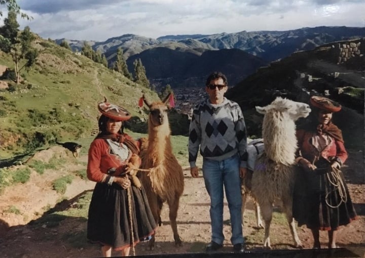 ReginaldoBRGS's tweet photo. #TBT 
Percorrendo a Cordilheira dos Andes, nos anos 90, em contato com ruínas milenares e  descendentes dos povos Incas, Quíchuas e Aimaras, além da fauna única da região : Lhamas, Alpacas, Vicunhas e Guanacos. https://t.co/o3HxtAUIWa