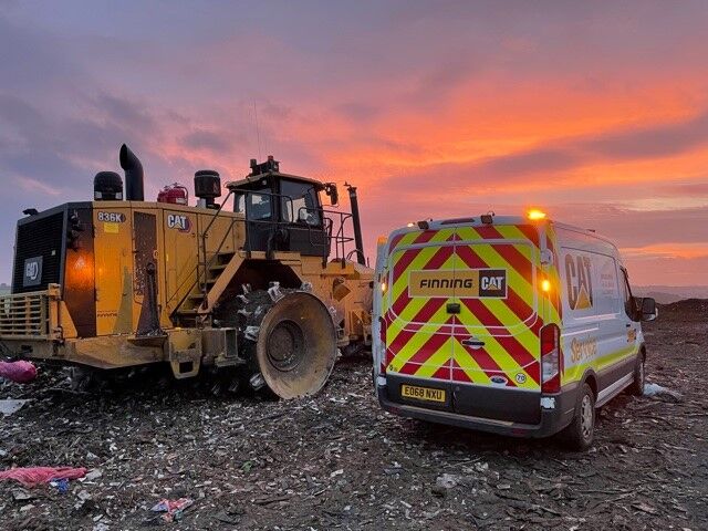 FinningNews's tweet photo. A massive thanks to one of the #FinningFamily, Simon Ellis, who took these amazing sunrise snaps while servicing a Cat® 836K at its home on a landfill in Falkirk, #Scotland. #ScottishPride #Sunrise #FinningSnaps https://t.co/6HNhZKAeuc