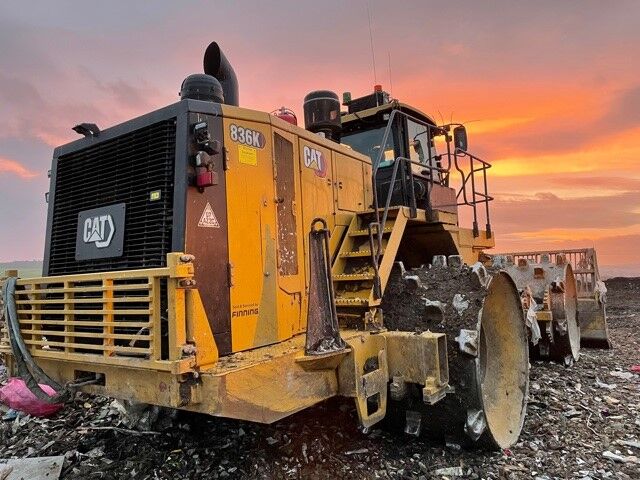FinningNews's tweet photo. A massive thanks to one of the #FinningFamily, Simon Ellis, who took these amazing sunrise snaps while servicing a Cat® 836K at its home on a landfill in Falkirk, #Scotland. #ScottishPride #Sunrise #FinningSnaps https://t.co/6HNhZKAeuc