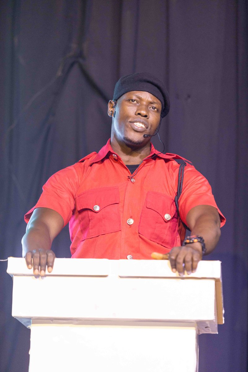 Raconteurprod's tweet photo. Moments with Segun Dada at our recently held stage play, FIRST THEY CAME, by @raconteurprod which was part of the events that commemorated the 2021 Human Rights Day. 
Many thanks to @EUinNigeria for making this play possible and thanks to everyone that attended. https://t.co/82Mx7ObZ3V