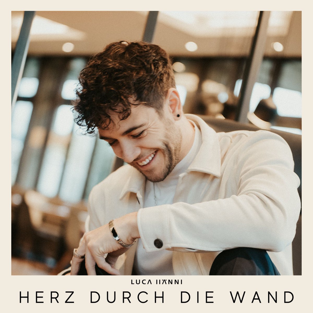 muverecordings's tweet photo. Luca Hänni Videopremiere auf #youtube , nicht verpassen: https://t.co/anw8YWyHG3 #herzdurchdiewand @haenni__luca #faenni #deutschpop https://t.co/dDcqVnmJmR
