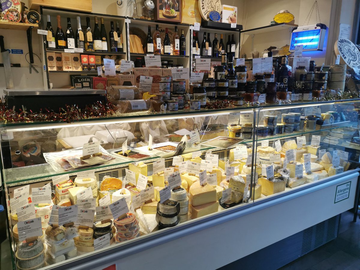 Few more days left if you want a nationwide cheese delivery for Christmas 🎄🧀 or do click and collect on cheezelo.com and pick up at the shop located between Euston and Saint Pancras