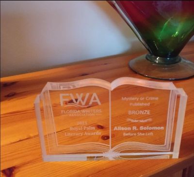 Help Me Find a Title! - mailchi.mp/4241cca07807/h… Updates from Alison R. Solomon and a way you can be a part of my next book!