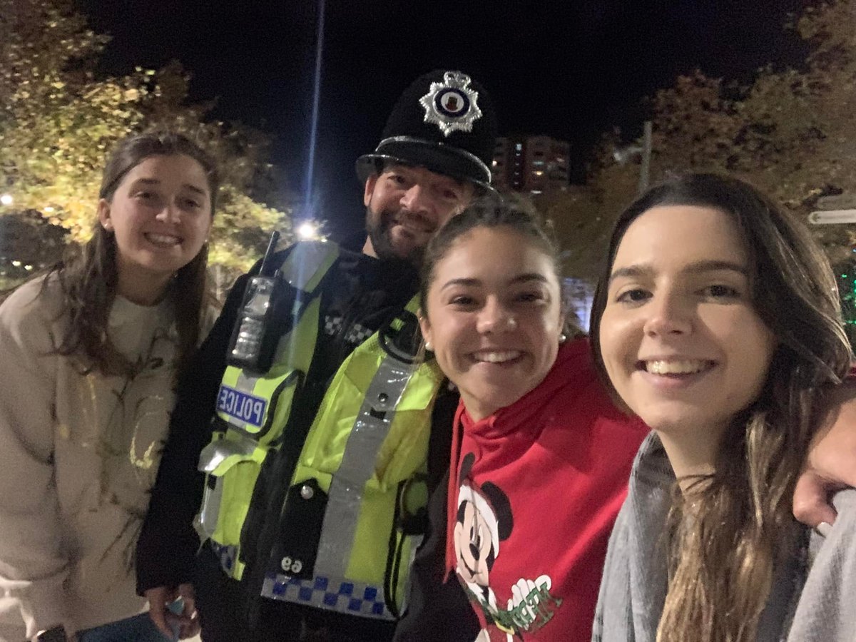 PC Cruz was a popular man last night, well, more so than usual. After giving a safety briefing to teams taking part in @GBCOpenDay's Treasure Hunt, he diligently carried on with his patrols. But the hunt required teams to get a selfie with him, so here's a few of those #selfies!