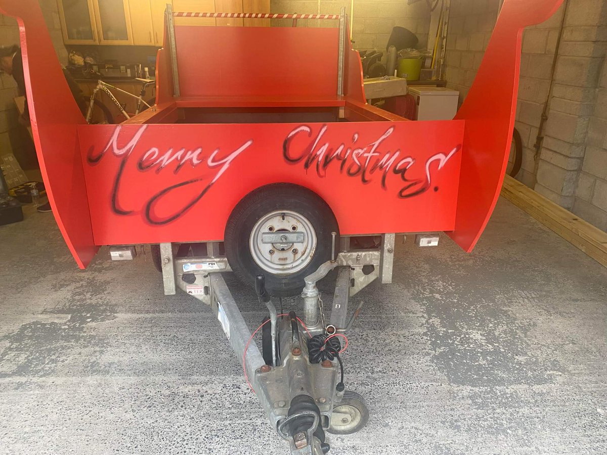 JasonHa72932139's tweet photo. Thank you to Strasdin Joinery, RJ Lawncare, Llanelli Rural Community  and JenksArt. Rhys James, Jason Phillips, Christopher Phillips, Steven pugsley, Mathew Phillips, Mark Williams, Gareth Austin and Steve Jenks.
All these people have donated time and materials for this project https://t.co/x0NGYpvGjE