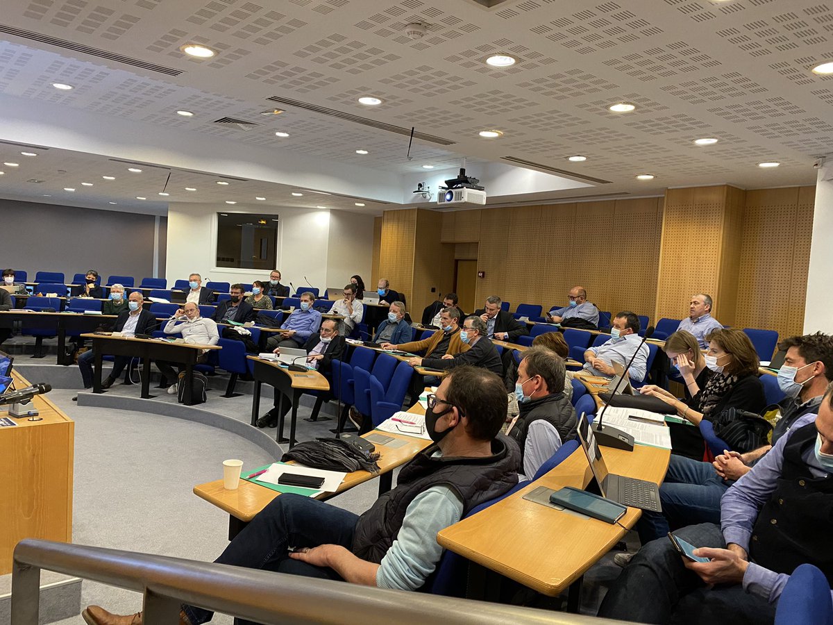 Le Conseil d’administration <a href="/FNSEA/">La FNSEA</a> réuni ce jour, apporte son soutien aux 68 #Agriculteur humiliés par une garde à vue disproportionnée suite au rassemblement respectueux et sans aucune dégradation, pour exprimer l’énorme inquiétude liée aux  #ZNT Zones de Non Traitement.