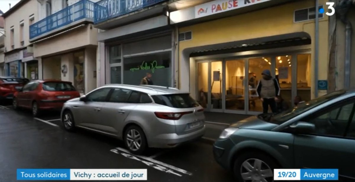 anef63asso's tweet photo. [PRESSE]

Quelques jours après l'ouverture de la #Pauserie, 1er #tierslieualimentaire/#accueildejour créé par l'ANEF 63 à @VilleDeVichy, l'équipe a accueilli @France3tv #Auvergne pour un reportage diffusé hier dans l'émission "Tous solidaires": merci!

👉https://t.co/6PLt8nQuUU https://t.co/hDJXXEYYRe