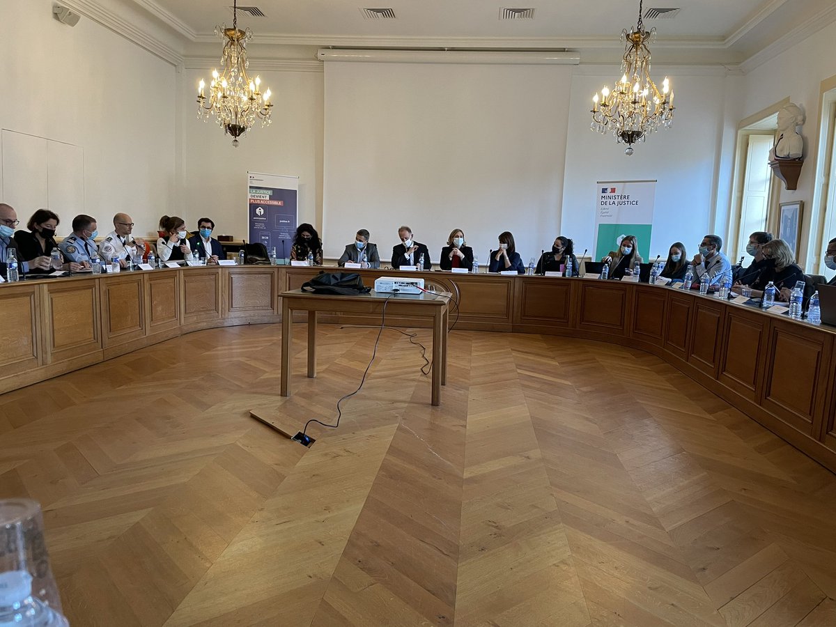 Dominique Verien tweet media