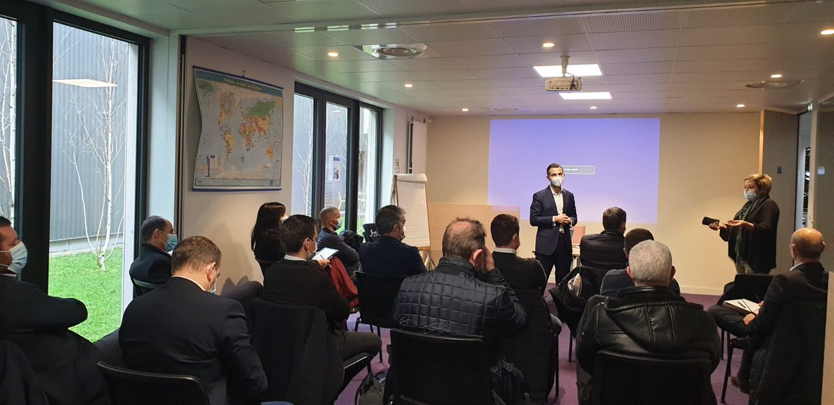 QUIMPER I Avec une dizaine d'exportateurs du Finistère pour lancer le 2ème club Stratexio Bretagne !💥💥 
Merci chère Sophie <a href="/CAPIC_FR/">CAPIC</a>, merci <a href="/UEF29/">Mouvement des Entreprises de France - Finistère</a> <a href="/MEDEFBretagne/">Mouvement des Entreprises de France #Bretagne</a> &amp; <a href="/lykerfi/">Lydie Kerneis</a>.
Près de 20 entreprises bretonnes désormais dans le dispositif <a href="/stratexio_fr/">Stratexio</a> <a href="/uimm/">UIMM La Fabrique de l'Avenir</a> <a href="/FR_Industrie/">France Industrie</a> <a href="/MEDEF_I/">MEDEF International</a>