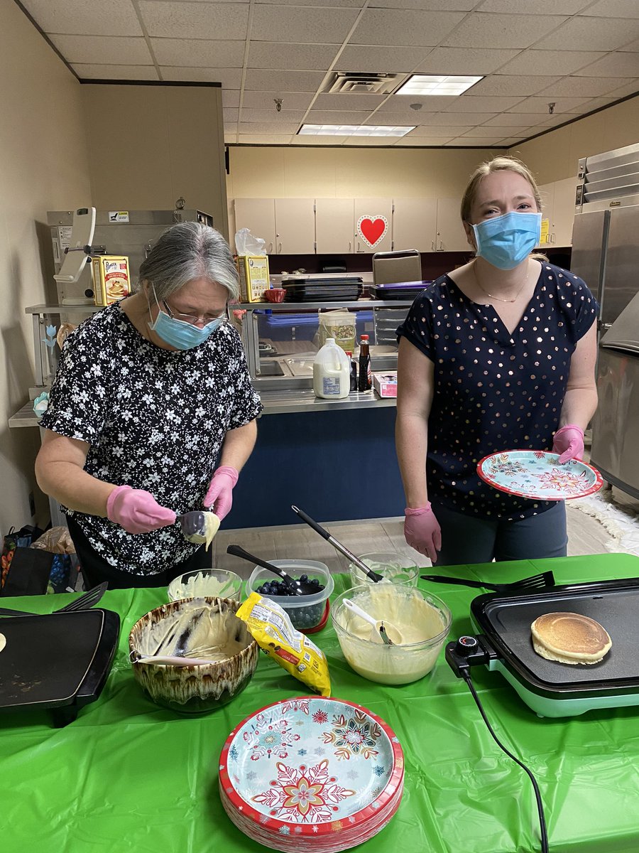 FBISDLeaderExp's tweet photo. @teachwilliams, @pgoodman529, @DrYoYoung, @HollyDurham70, @MyCampusGoals and the Organizational Transformation leadership team is serving homemade holiday pancakes for division this morning, following a month of holiday cheer! @FortBendISD #servantleadership #culturebuilders https://t.co/HkGzsCMM5X