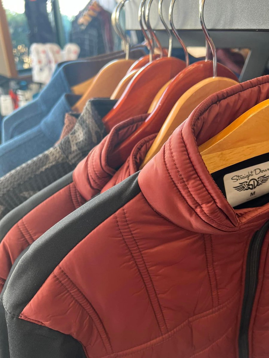 Some of our favorite guests enjoy the course no matter the elements! 

Don’t forget! We are open for play throughout the Winter!

The ProShop is stocked with all your cold-weather needs &amp; Carts can be outfitted to keep the entire group warm &amp; under-par! 😉

#SimplyGreatGolf