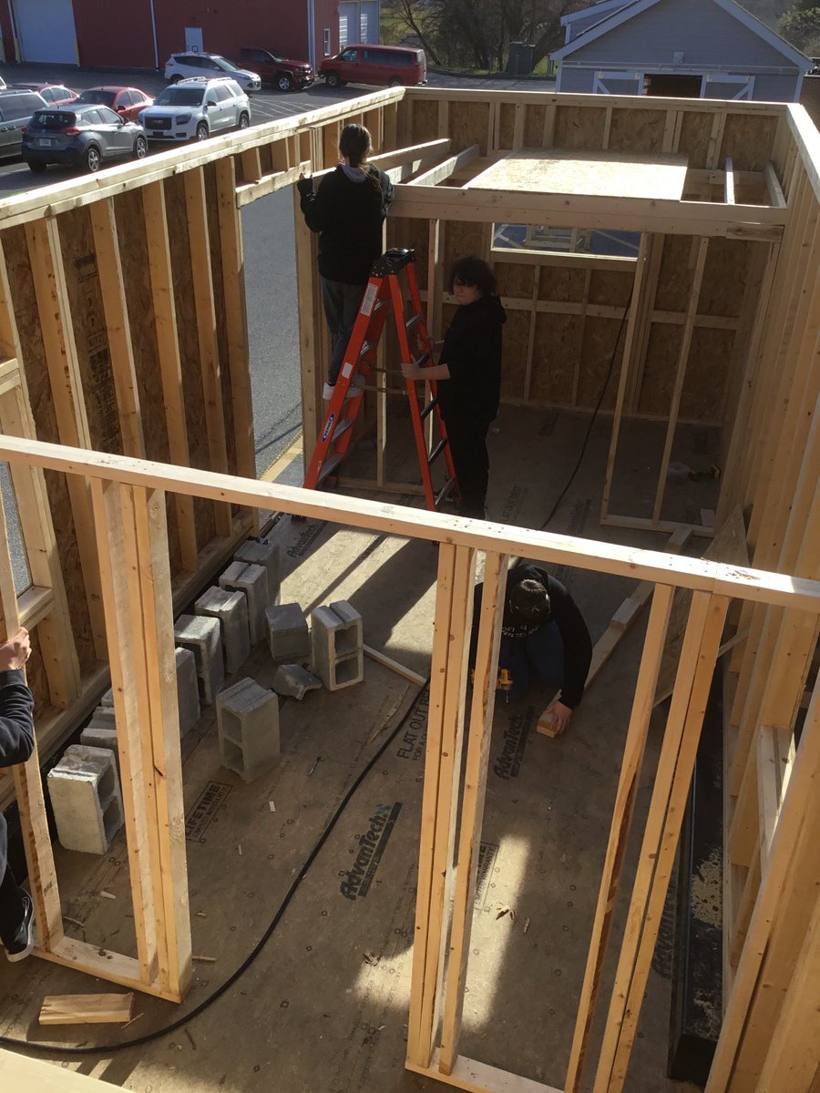 pvc0re's tweet photo. Birds eye view of the tiny home progress. https://t.co/IjJ62Kze1Q