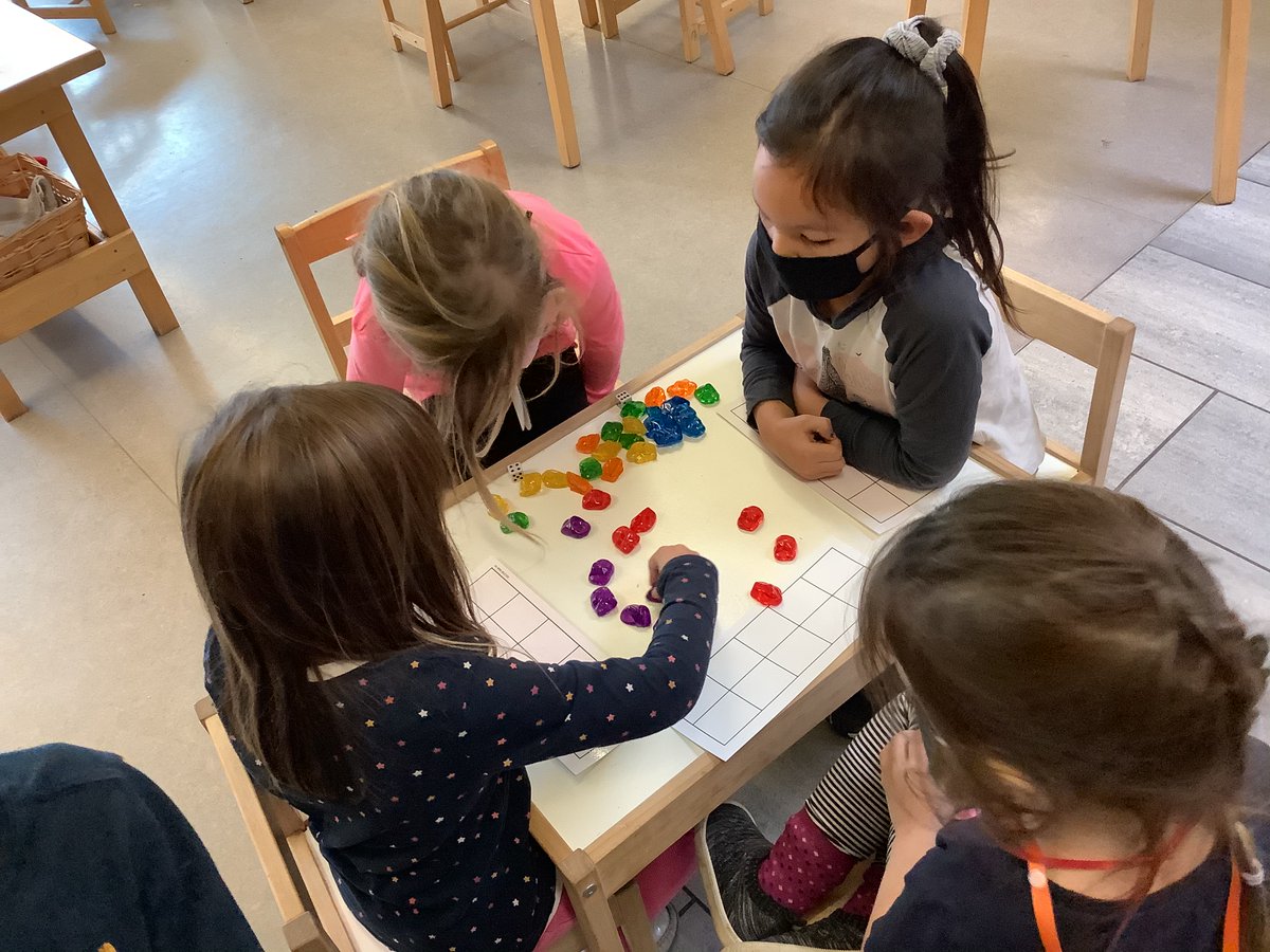 JBrentECE's tweet photo. Started as ‘Race to Fill a Ten Frame’ then evolved.
* Now it has to be patterns!
* You have to yell ‘Bingo’!
* Middle gem counts ten and the ten one goes out and then keep going and last one is winner winner chicken dinner!
#gameswithrules #mathchat #openplay #capablechild https://t.co/WzIk9KFhoD