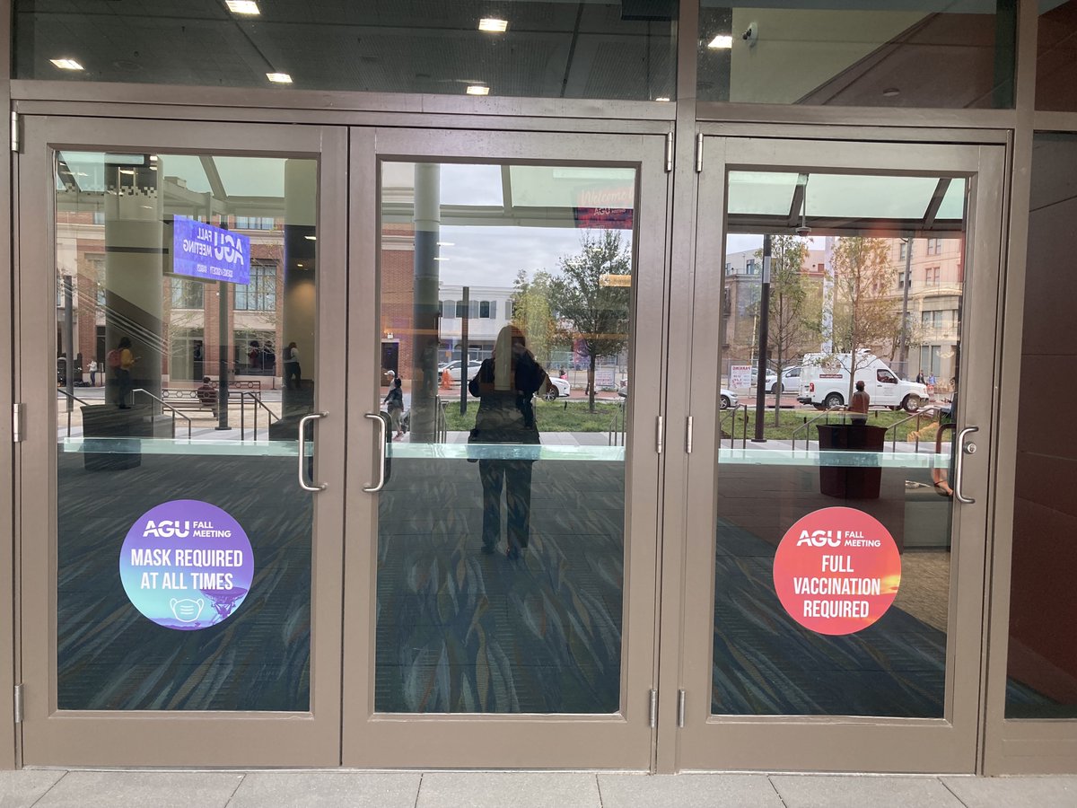 SpencerScience's tweet photo. COVID-19 safety protocols are in place at #AGU21 #AGUGeohealth https://t.co/MmwfQpGpHo