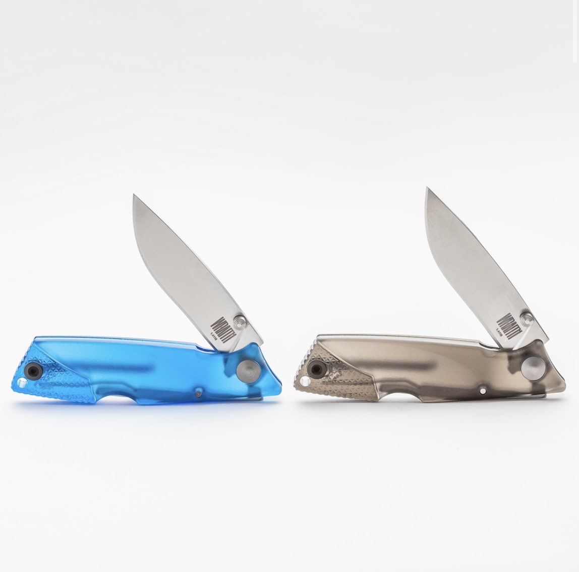 OntarioKnife's tweet photo. Some other color options for the #Wraith include #Glacier &amp; #Smoke! Check them out now at https://t.co/2fOeH438Qu 👌🏽🔪🧊
#ontarioknifecompany #ontarioknife #ontarioknives #ontarioknifeco #OKC1889 #knife #blade #pocketknife #foldingknife #WraithIceSeries #edc #hunting #camping https://t.co/E2wnMHnRrD