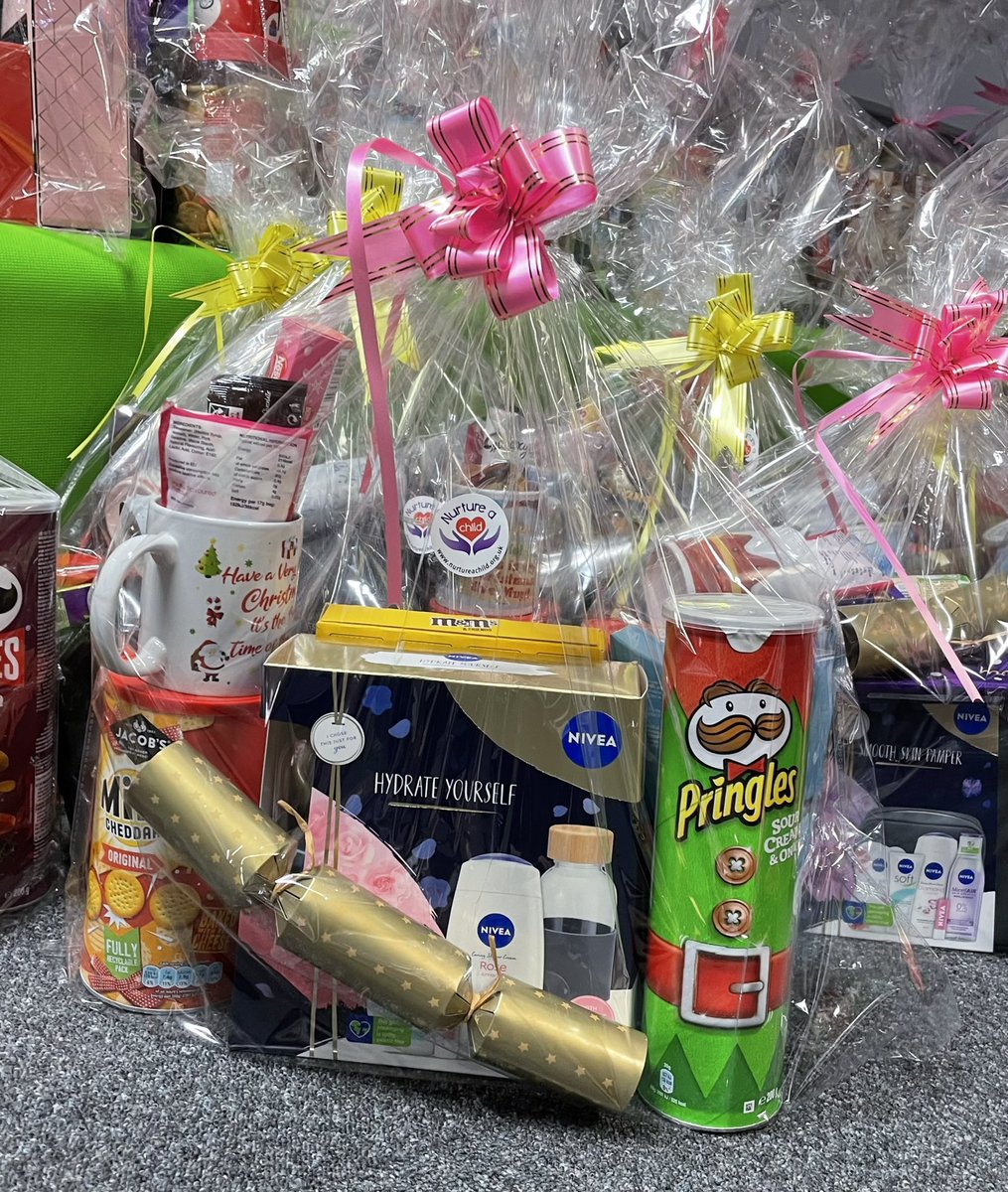 GhRoom42's tweet photo. Huge thanks to @Nurture_A_Child and all of your donors and sponsors. 334 luxury hampers packed for our Young People. Amazing 👏🏻🎅🏻 ⛄️ https://t.co/EwykxhZQFk
