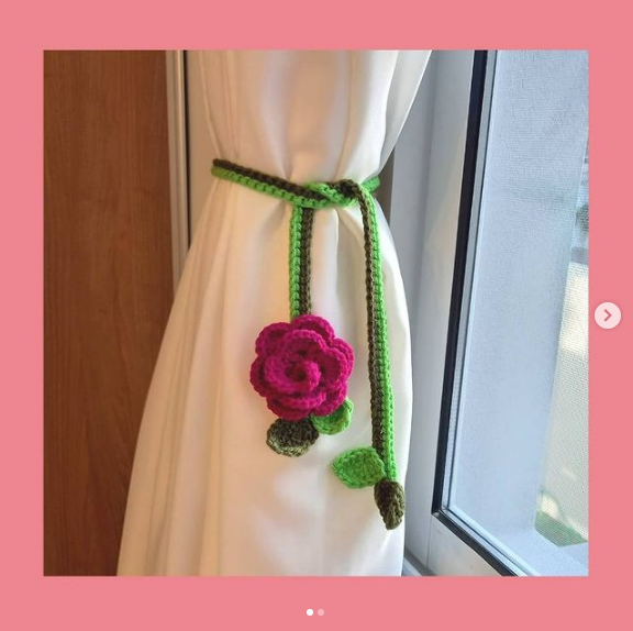 idocrecia's tweet photo. Borlas tejida, colgantes decorativos tanto para puertas como cortinas. Diseño de flor 🌹
•
•
•
#borlasdecorativas #borlasdelana #borlas #borlasparacortinas #borlasparapuertas #amigurumis #amigurumisargentina #amigurumi #muñecosdeapego #muñecostejidos #idocrecia https://t.co/bPufGvtJds