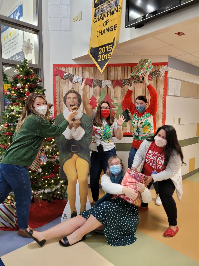 “IT’S SANTA, WE KNOW HIM!!!” JH Third grade supports Buddy the Elf’s food group recommendations: candy, candy canes, candy corns and syrup. <a href="/lmr0050/">Lindsey Sanders</a> <a href="/JHaleyBulldogs/">John Haley Elementary</a> @Fountain_AP <a href="/BulldogsAP/">Melissa Fulton</a> @MrsGarciaIn3rd <a href="/MrsPlascensia/">Sandra Plascensia</a> <a href="/MissNewton3rd/">Lara Newton</a>