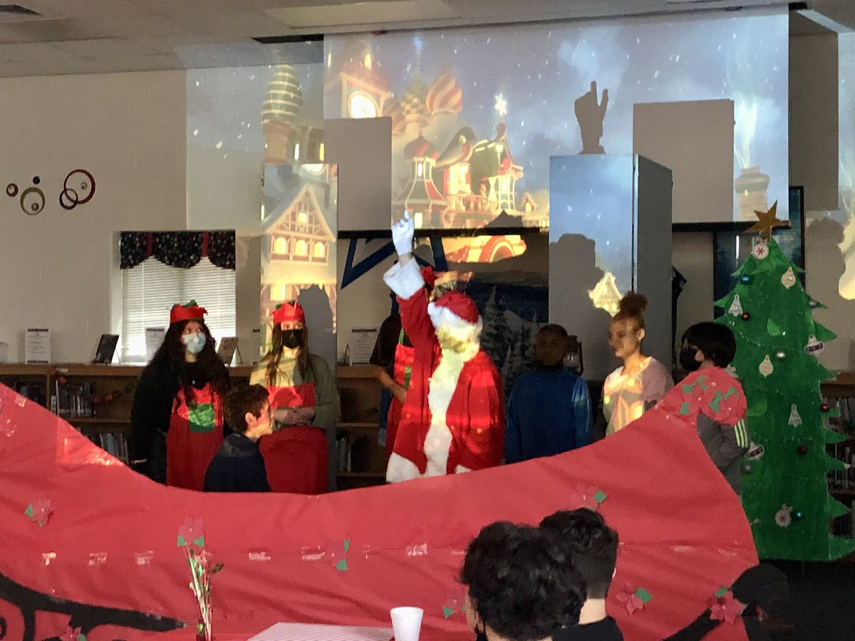 TheMrsEckert's tweet photo. Super amazing job! Great day to start the day with the Polar Express. Proud teacher! ๐๐
๐ผ๐คถ๐ป @pereztheatre #neffinspired https://t.co/JQ6LBvoCHt