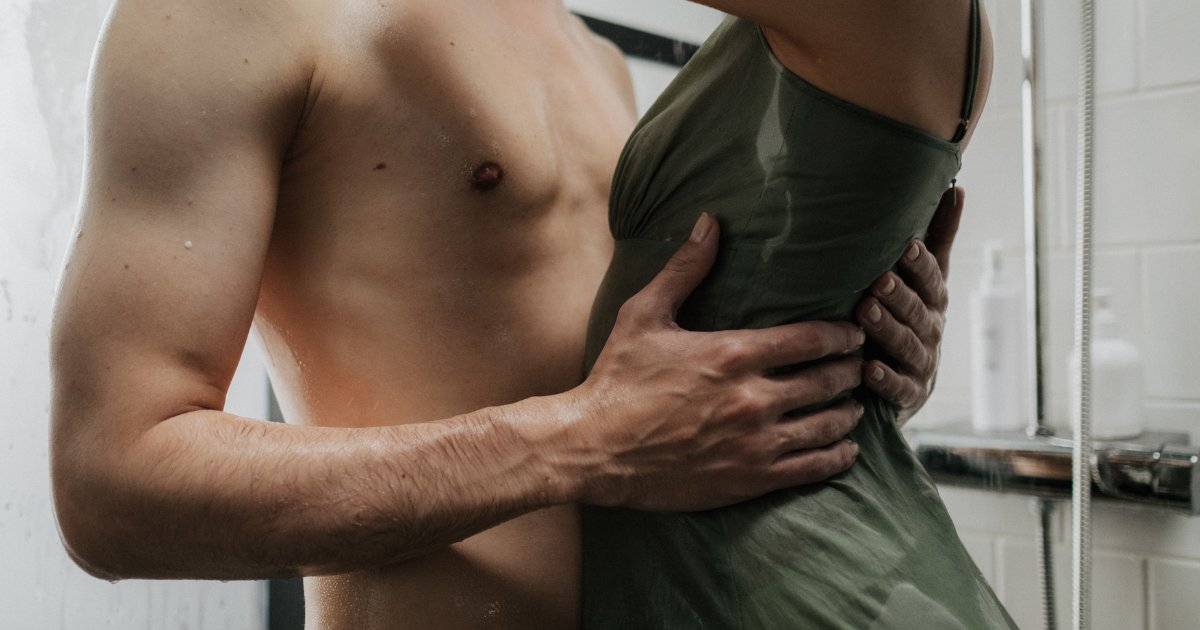 FemmeFunn's tweet photo. Toys in the bedroom with your partner are not as scary as you may think.
Here are some great tips on finding something that works for both of you to spice things up: https://t.co/DV2C8ySLRG
#sextoys #partnerpleasure #couplegoals #bedroomplay #playtime #sexualcuriosity
#toys https://t.co/6NElmIFsmT