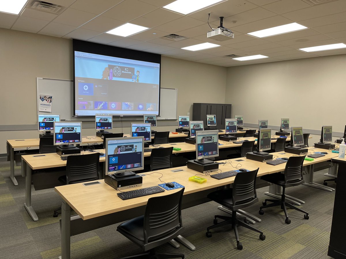 NewBoCo's tweet image. We are all set up with Circuit Playgrounds at the @KirkwoodCC Workplace Learning Connection &amp;amp; @uihealthcare STEAM II Institute to get 7th graders excited about tech! @futurereadyiowa #NewBoCoK12 #MakeCode #CS4IA #CSforIA @TeachCode @IowaCSTA @TechnologyIowa @IowaSTEM @IADeptofEd