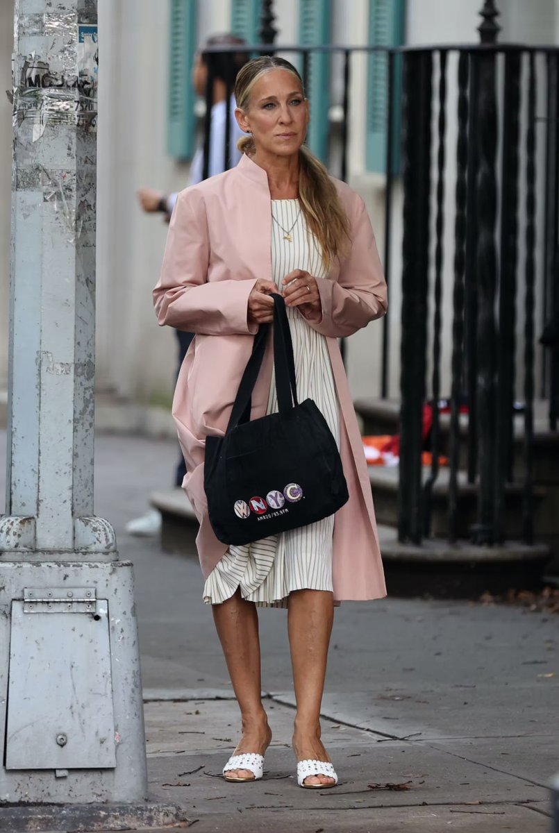 Julia Carney tweet media