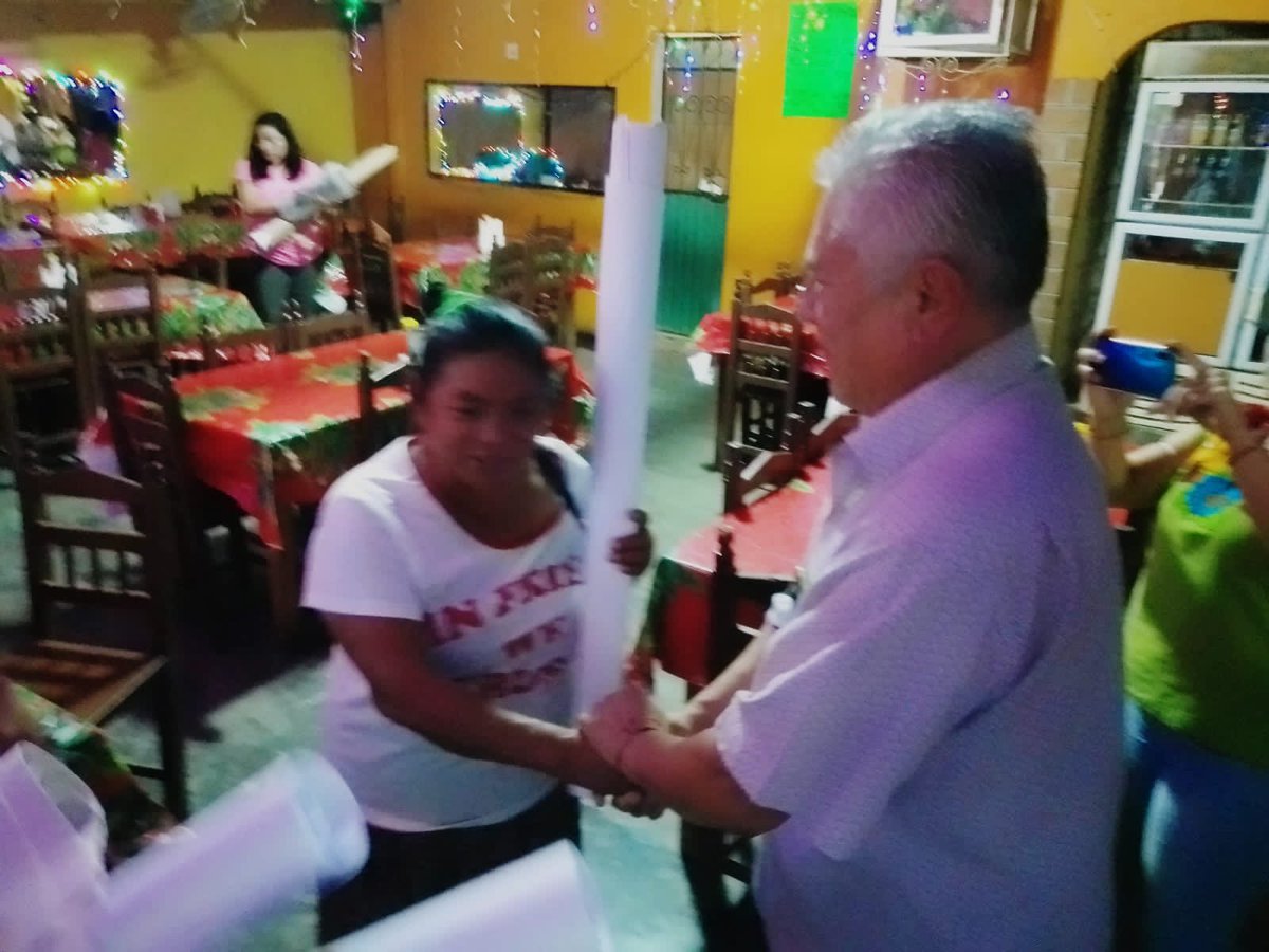 GyvesLeopoldo's tweet photo. Seguimos #CaminandoOaxaca. Con dirigentes de 11 comunidades de la OPI (Org de Pueblos Indigenas) del bajo Mixe platicamos de la importancia de que el Mov. Social y Popular siga siendo protagonista de los cambios en #Oaxaca @oscar_canton @JesusRCuevas @mario_delgado @BerthaLujanMx https://t.co/KZ2F5RetjL